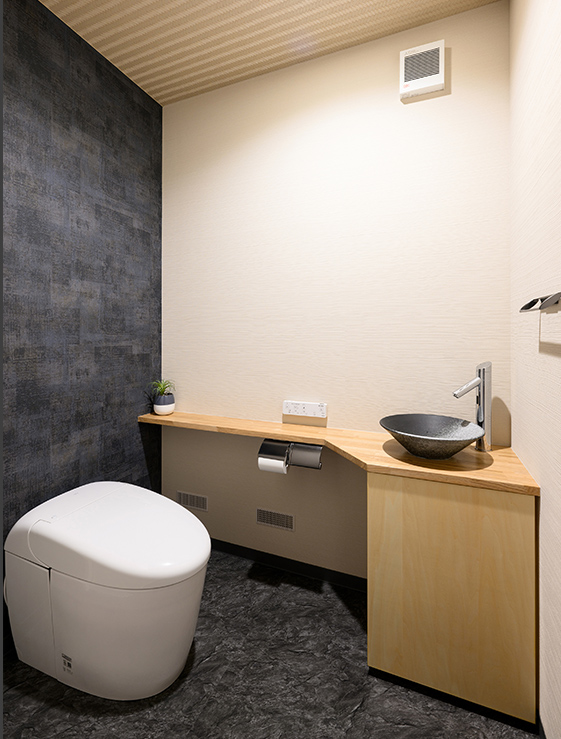 TOILET