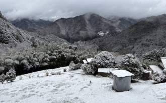 雪化粧の現場から。