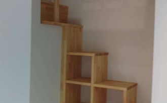 『ロフト』に上がる『箱階段』