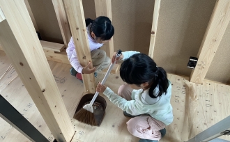 構造検査の日にほっこり。小さな掃除隊が現場に!