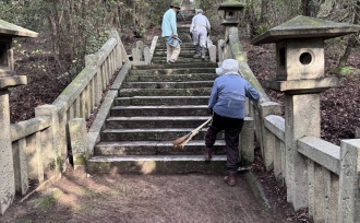 立石の皆さんと共に守る八幡宮