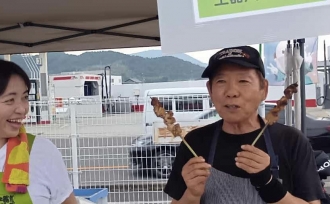 焼き鳥屋のお手伝い