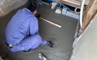 お風呂場の生コン打ち