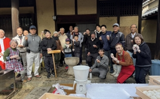 丸亀市岡田地区で餅つき大会!
